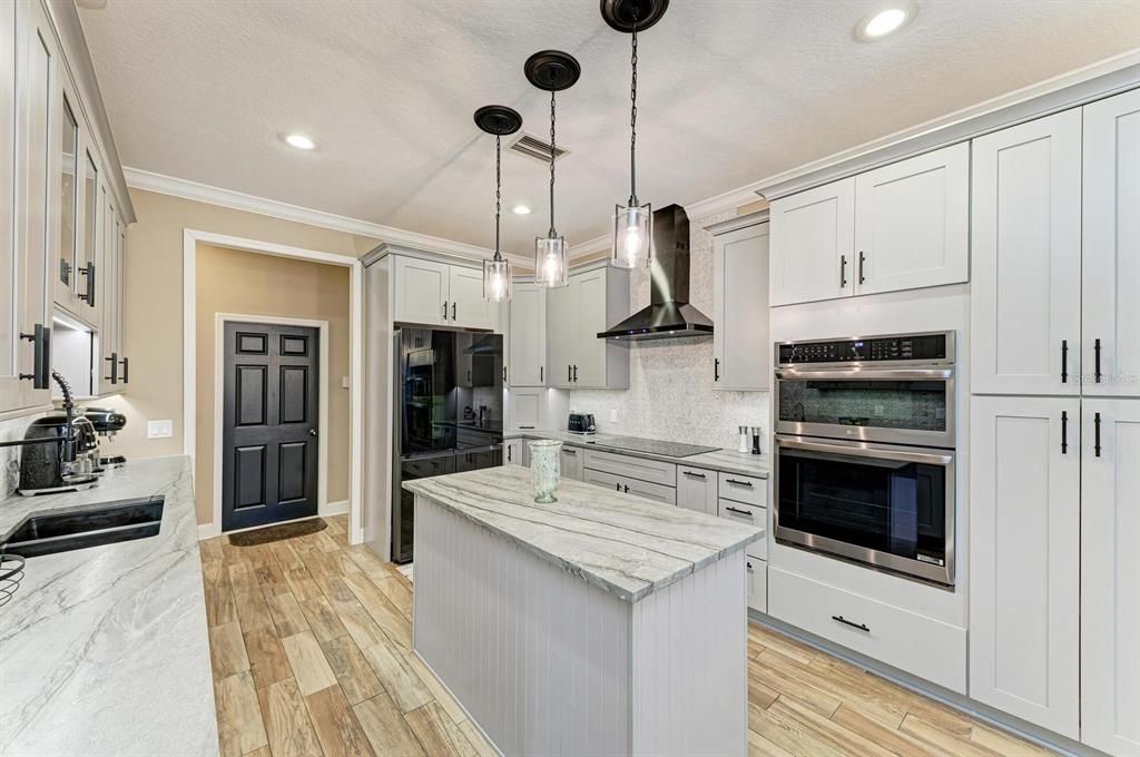 For Sale: $975,000 (4 beds, 3 baths, 2870 Square Feet)