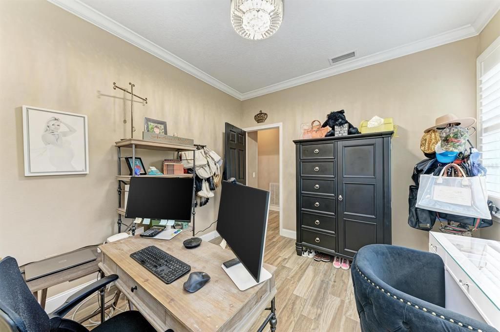 For Sale: $975,000 (4 beds, 3 baths, 2870 Square Feet)