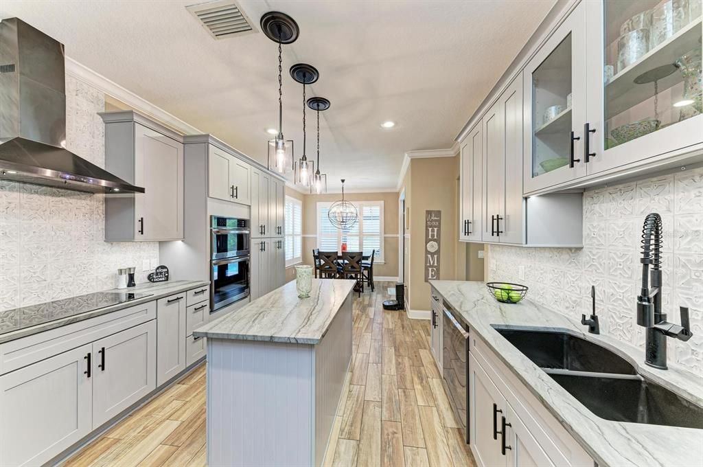 For Sale: $975,000 (4 beds, 3 baths, 2870 Square Feet)