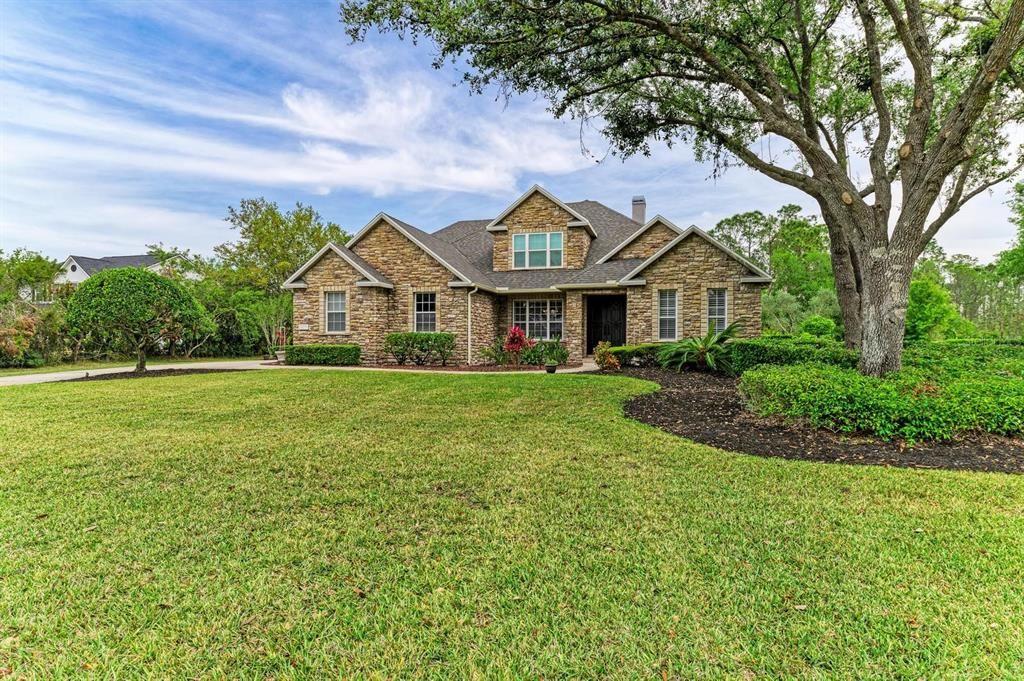 For Sale: $975,000 (4 beds, 3 baths, 2870 Square Feet)