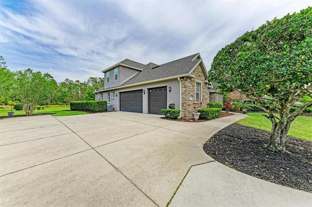 For Sale: $975,000 (4 beds, 3 baths, 2870 Square Feet)