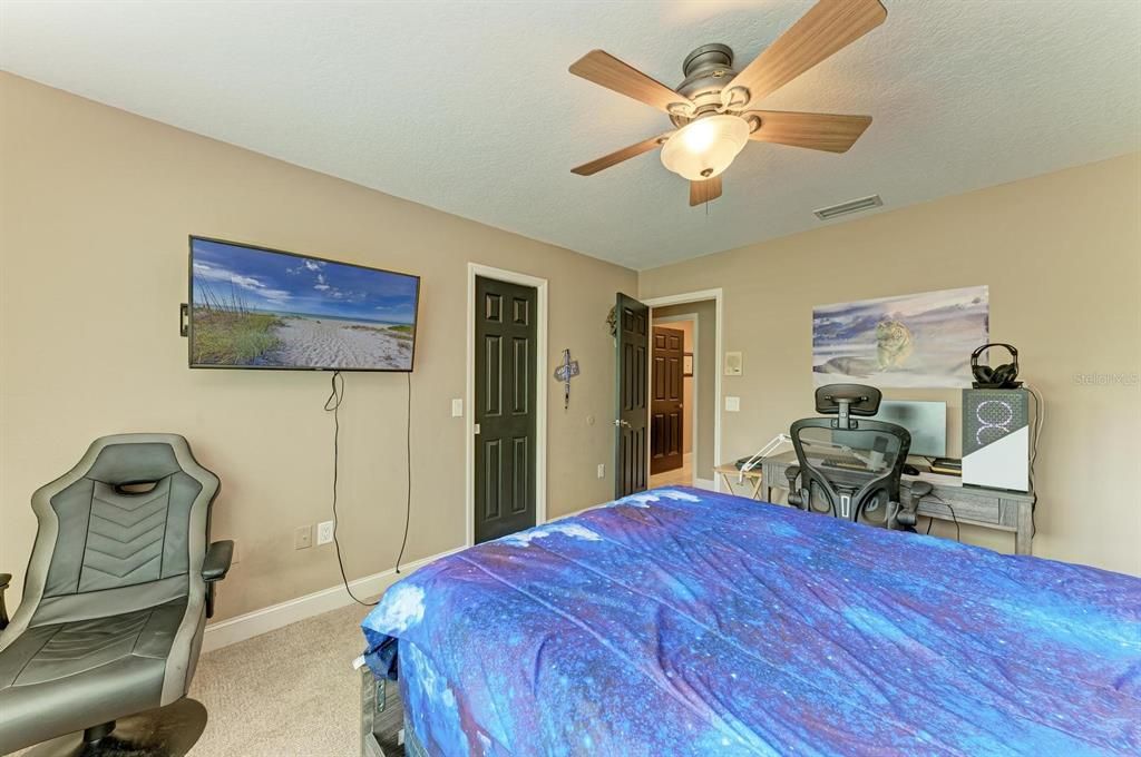 For Sale: $975,000 (4 beds, 3 baths, 2870 Square Feet)