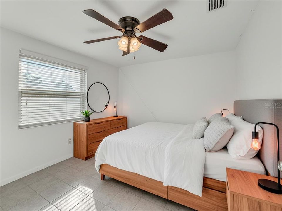 待售: $625,000 (6 贝兹, 3 浴室, 2718 平方英尺)