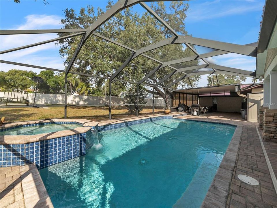 待售: $625,000 (6 贝兹, 3 浴室, 2718 平方英尺)