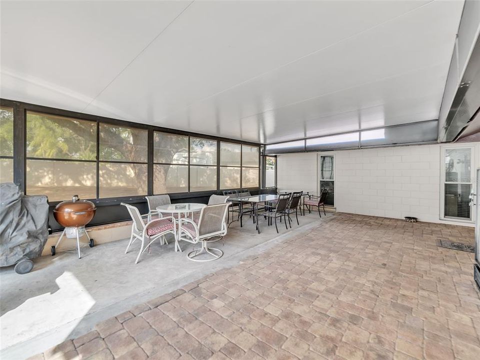 待售: $625,000 (6 贝兹, 3 浴室, 2718 平方英尺)