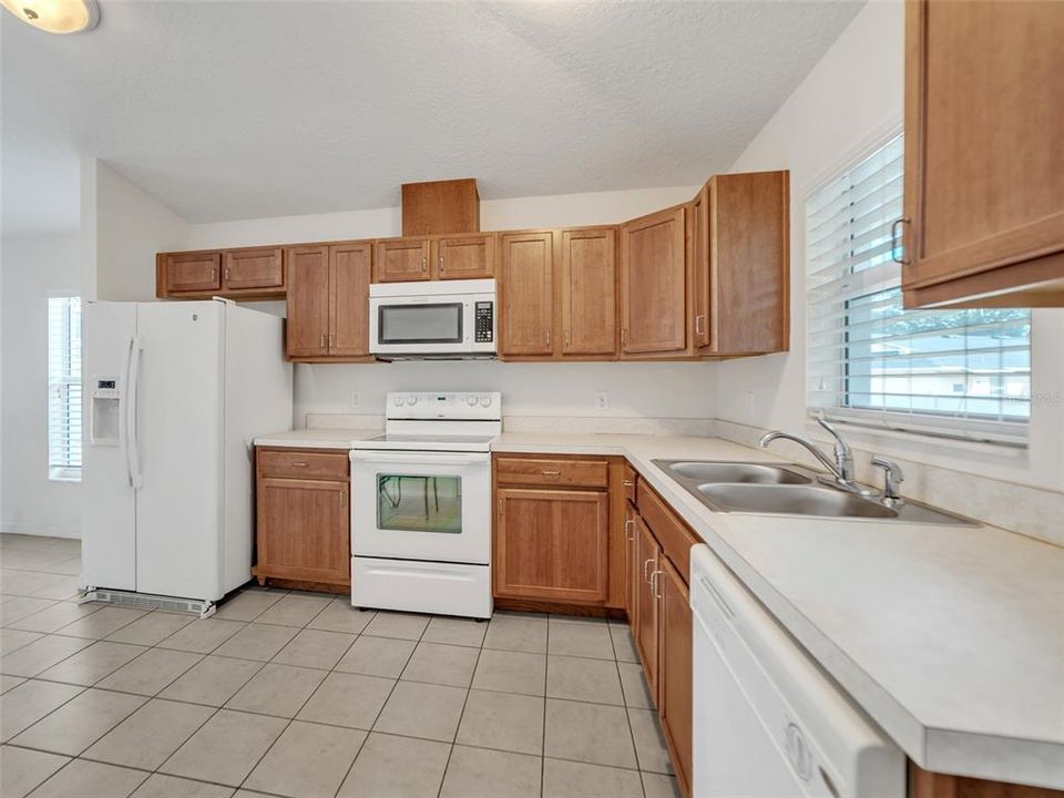 待售: $625,000 (6 贝兹, 3 浴室, 2718 平方英尺)