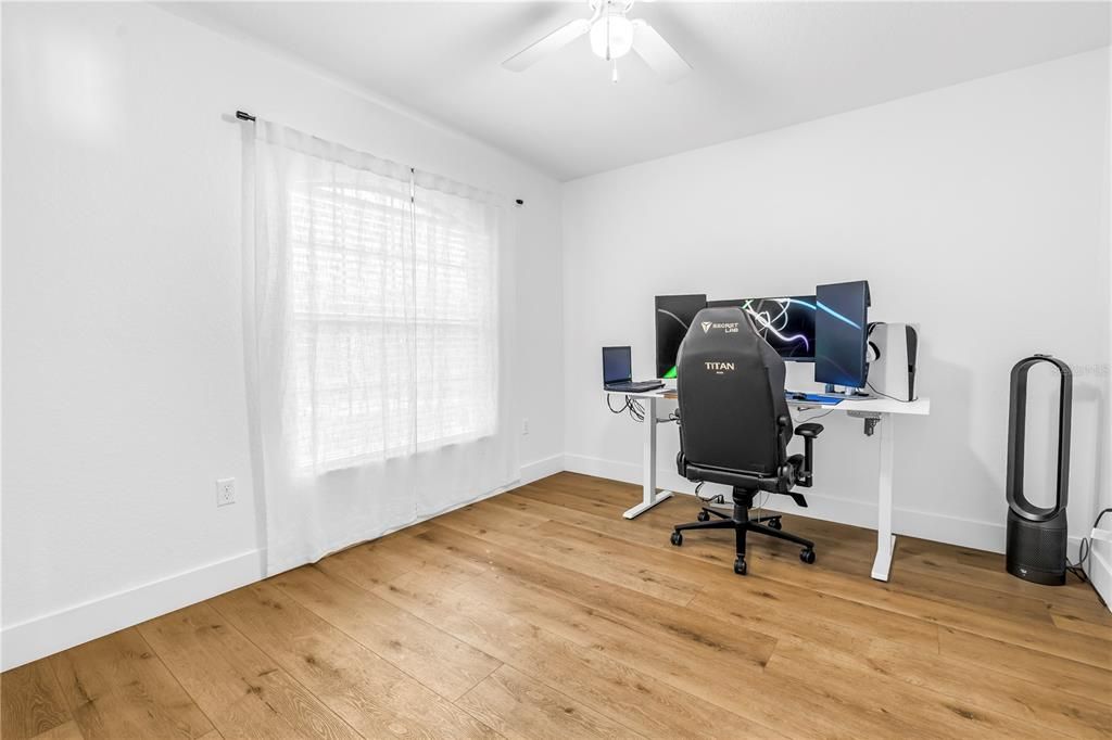 Active With Contract: $400,000 (4 beds, 2 baths, 1714 Square Feet)