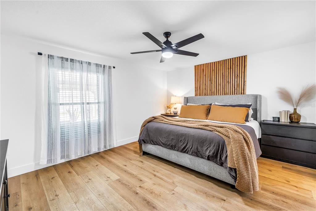 Active With Contract: $400,000 (4 beds, 2 baths, 1714 Square Feet)