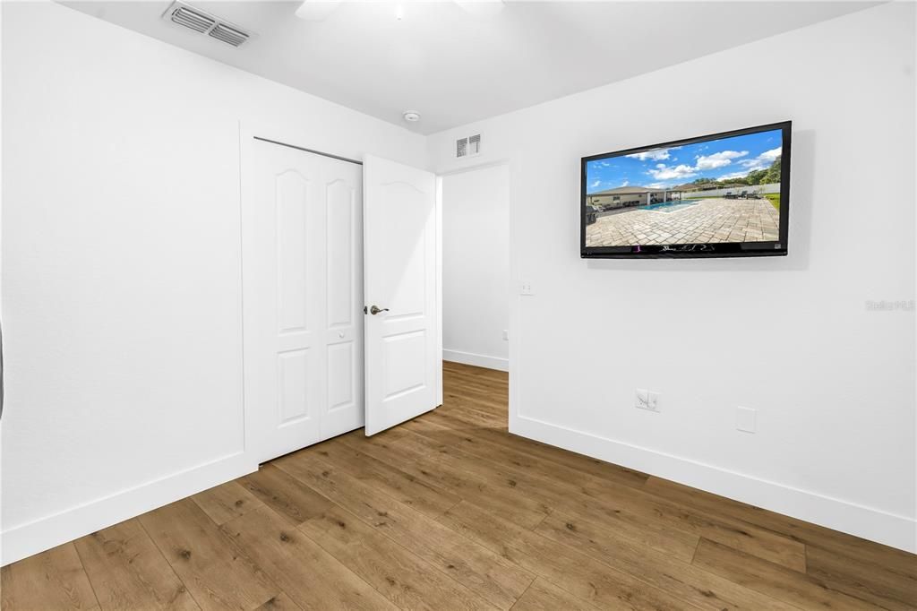 Active With Contract: $400,000 (4 beds, 2 baths, 1714 Square Feet)