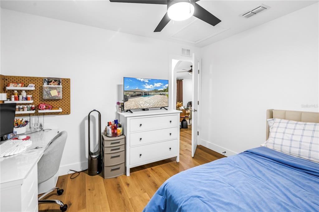 Active With Contract: $400,000 (4 beds, 2 baths, 1714 Square Feet)