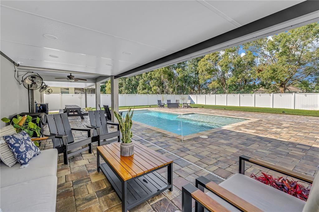 Active With Contract: $400,000 (4 beds, 2 baths, 1714 Square Feet)