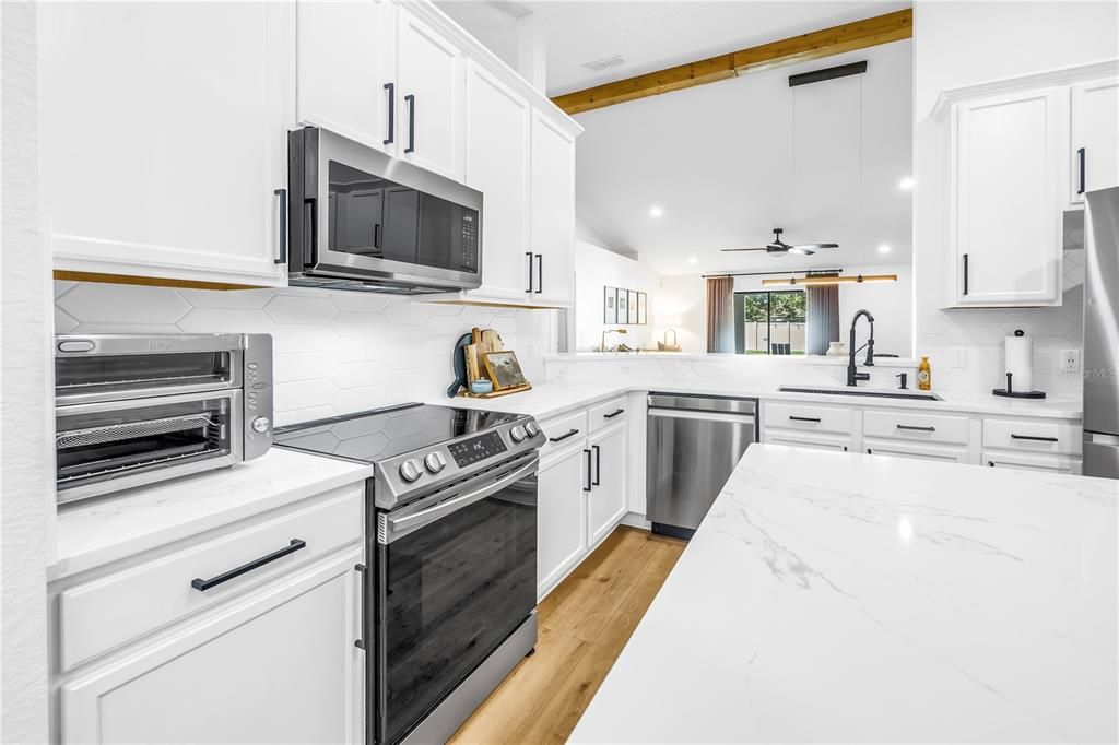 Active With Contract: $400,000 (4 beds, 2 baths, 1714 Square Feet)