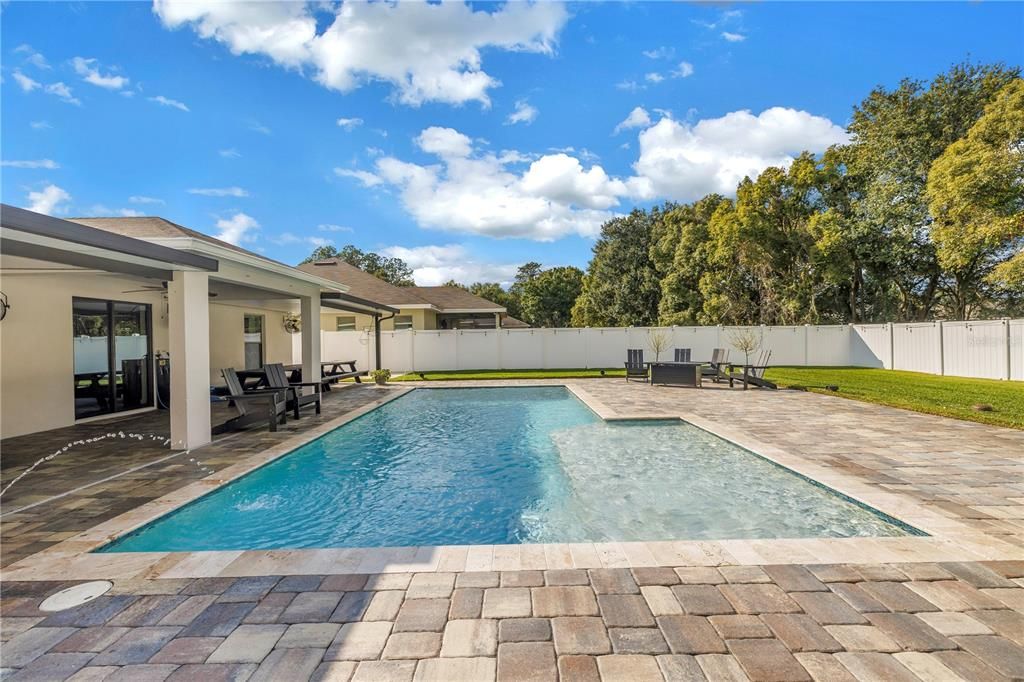 Active With Contract: $400,000 (4 beds, 2 baths, 1714 Square Feet)