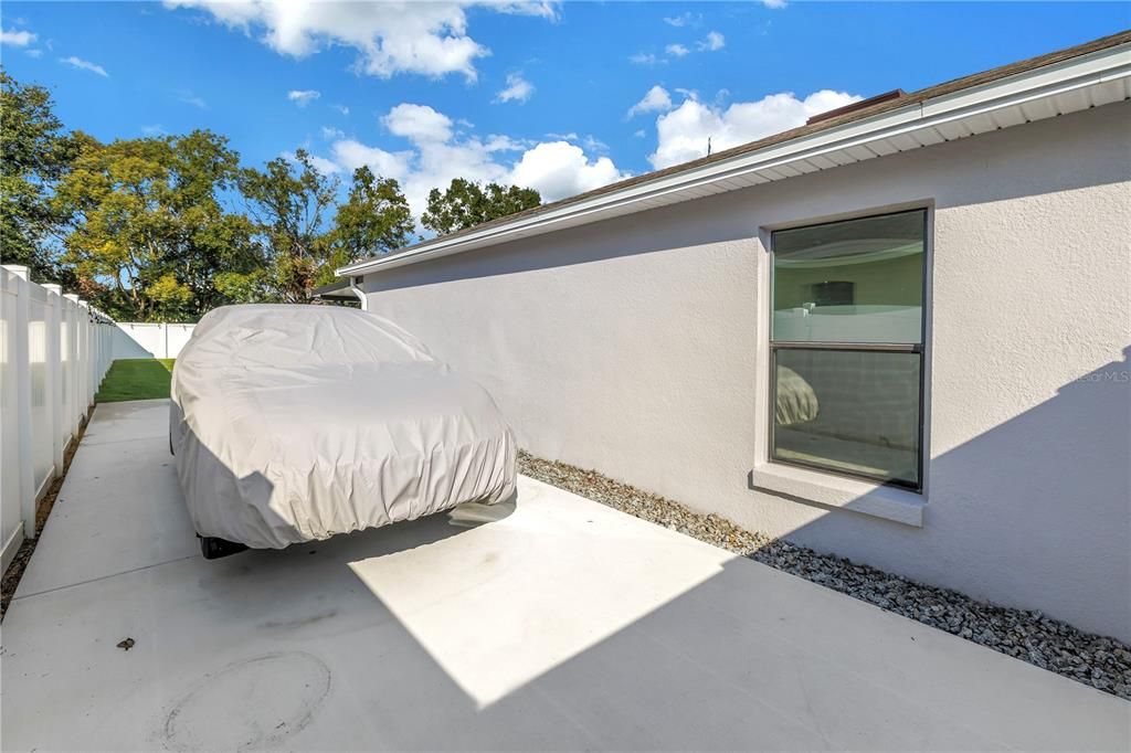 Active With Contract: $400,000 (4 beds, 2 baths, 1714 Square Feet)