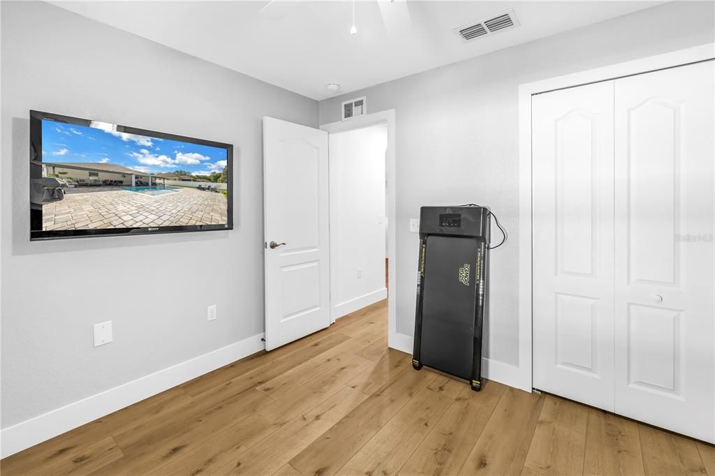 Active With Contract: $400,000 (4 beds, 2 baths, 1714 Square Feet)