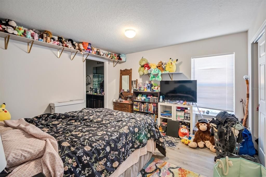 For Sale: $435,000 (4 beds, 0 baths, 1954 Square Feet)