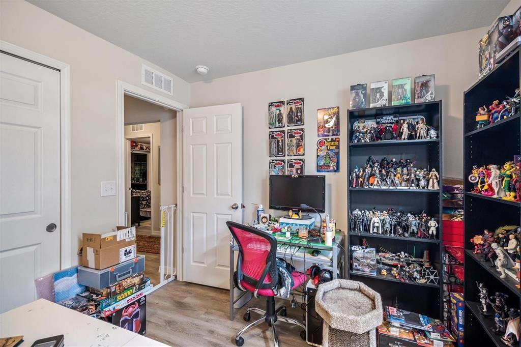 For Sale: $435,000 (4 beds, 0 baths, 1954 Square Feet)