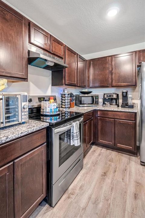 For Sale: $435,000 (4 beds, 0 baths, 1954 Square Feet)