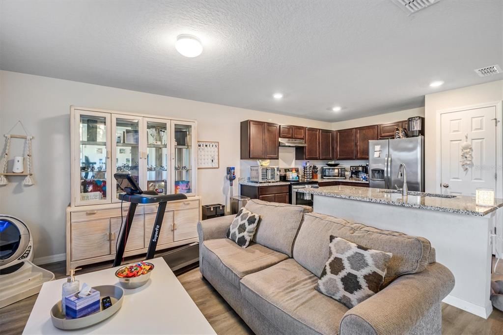 For Sale: $435,000 (4 beds, 0 baths, 1954 Square Feet)