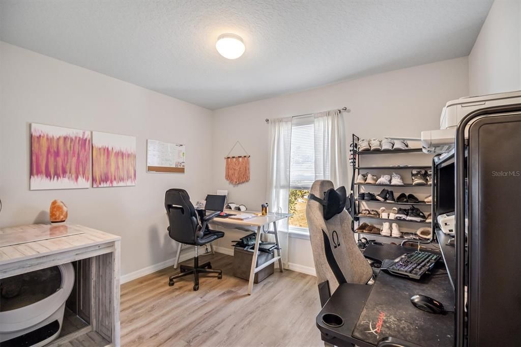 For Sale: $435,000 (4 beds, 0 baths, 1954 Square Feet)