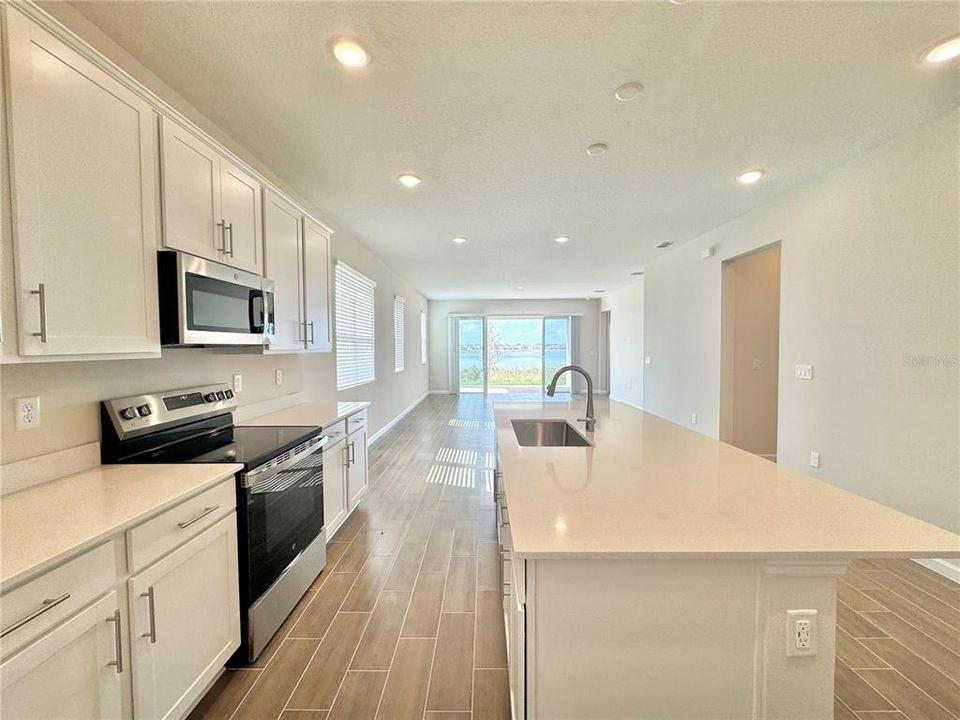 В аренду: $2,200 (4 спален, 2 ванн, 1909 Квадратных фут)