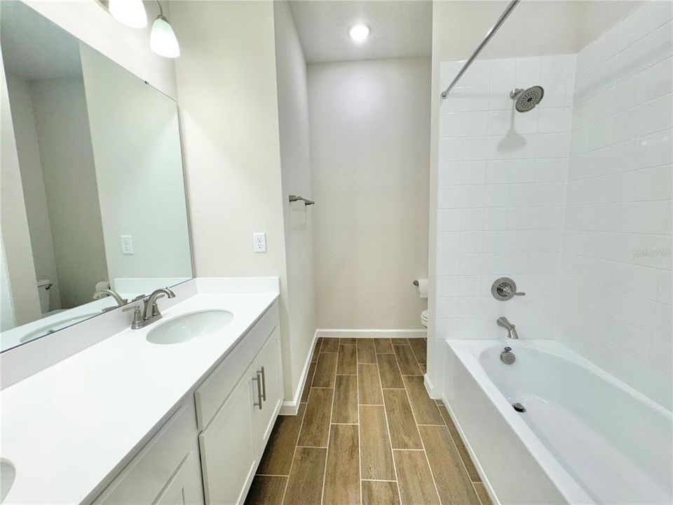 В аренду: $2,200 (4 спален, 2 ванн, 1909 Квадратных фут)