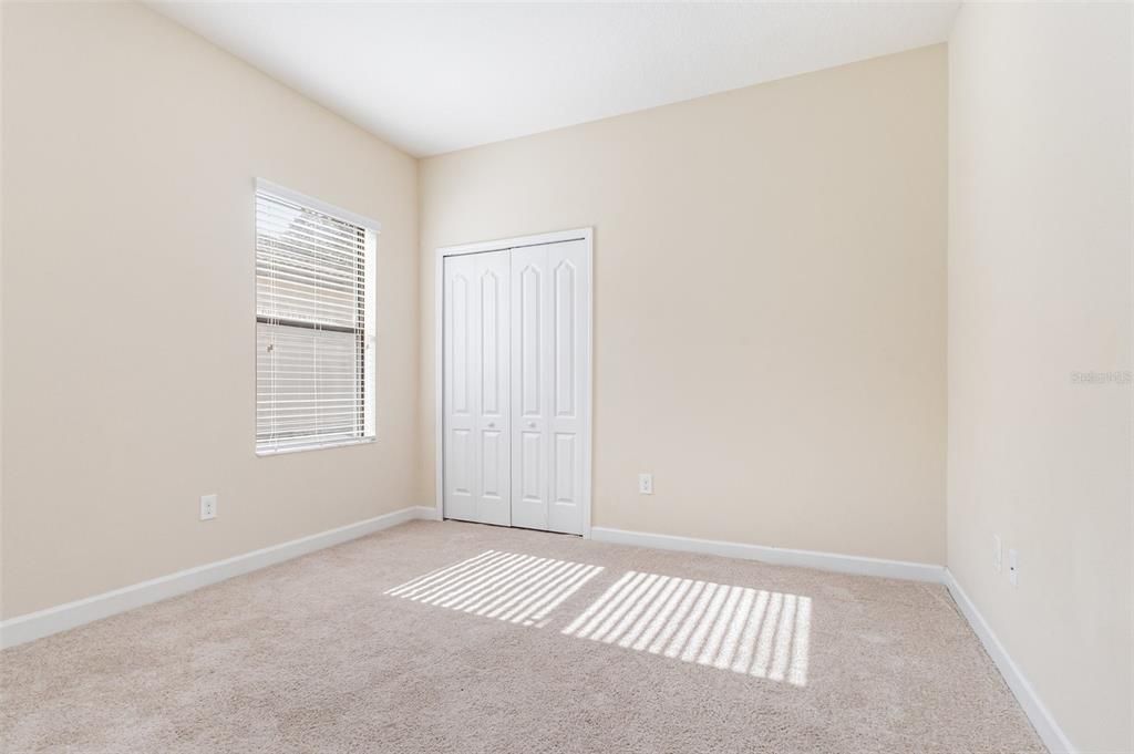 En Venta: $439,900 (4 camas, 3 baños, 2381 Pies cuadrados)