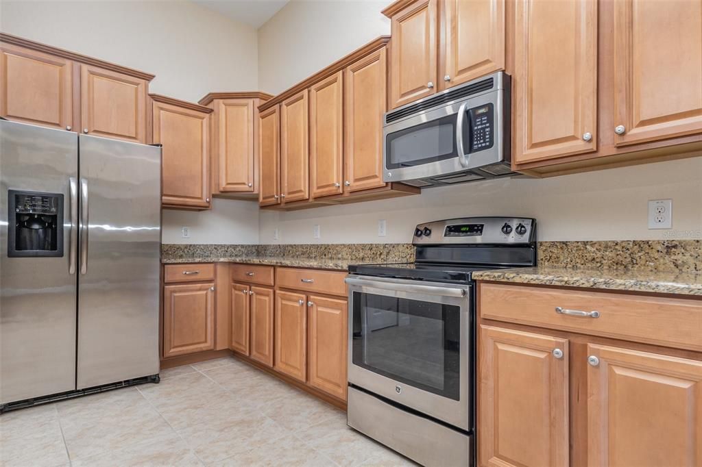 En Venta: $439,900 (4 camas, 3 baños, 2381 Pies cuadrados)