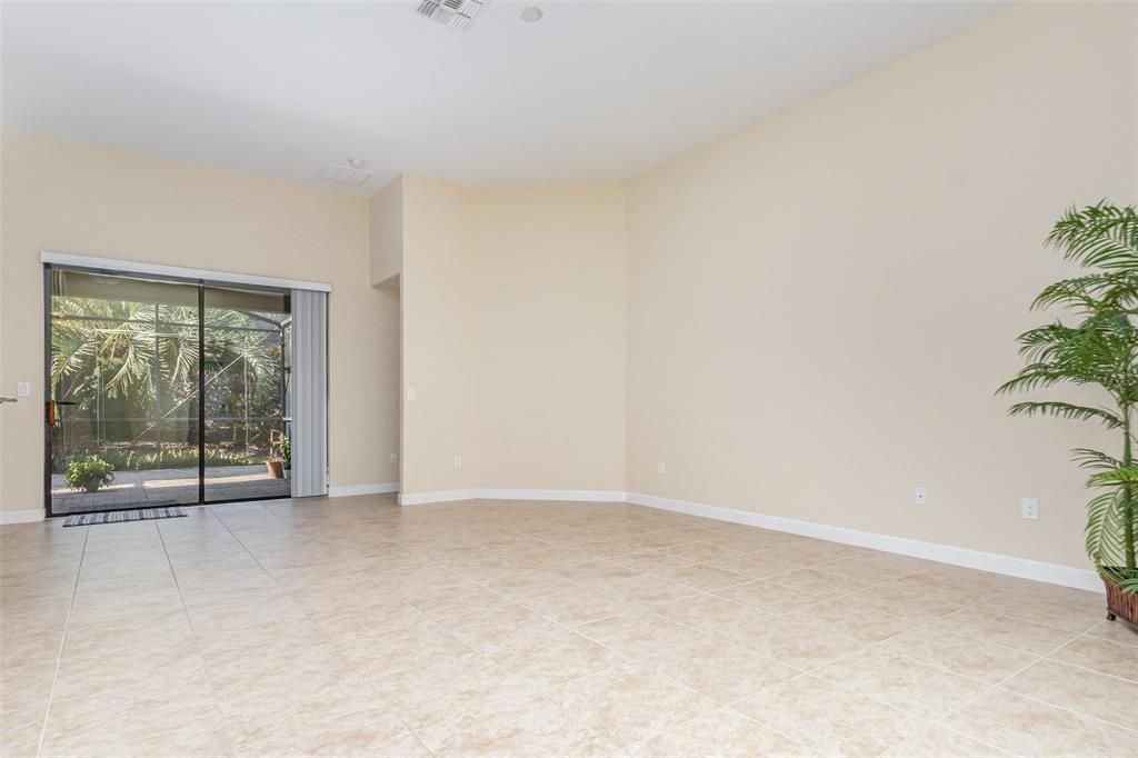 En Venta: $439,900 (4 camas, 3 baños, 2381 Pies cuadrados)