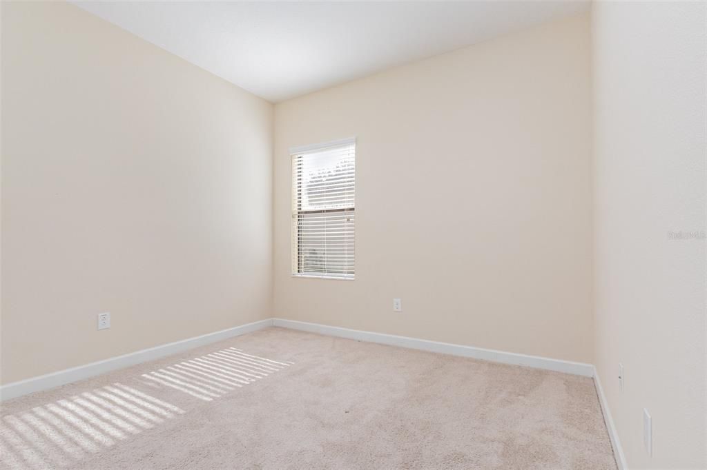 En Venta: $439,900 (4 camas, 3 baños, 2381 Pies cuadrados)