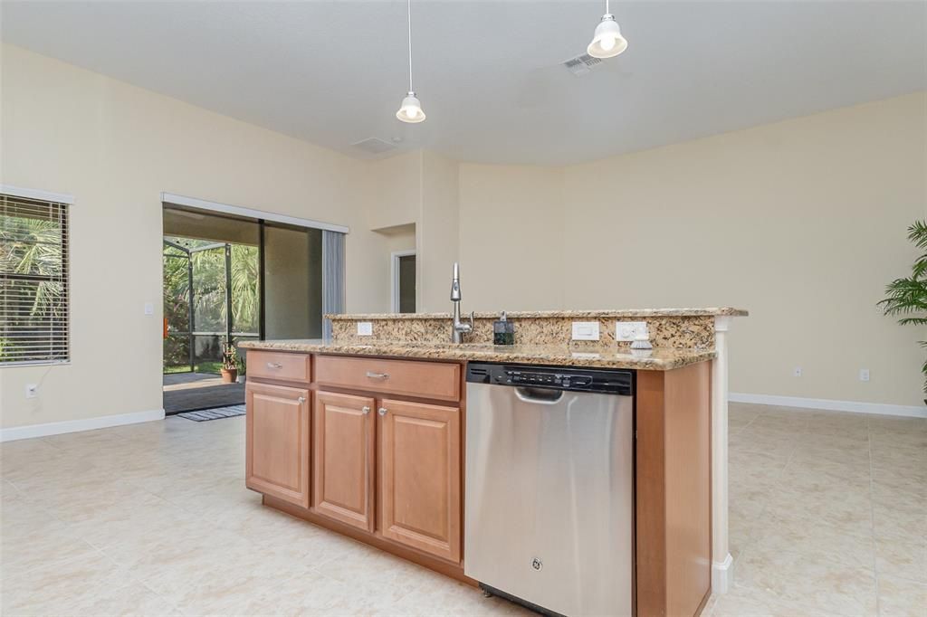 En Venta: $439,900 (4 camas, 3 baños, 2381 Pies cuadrados)