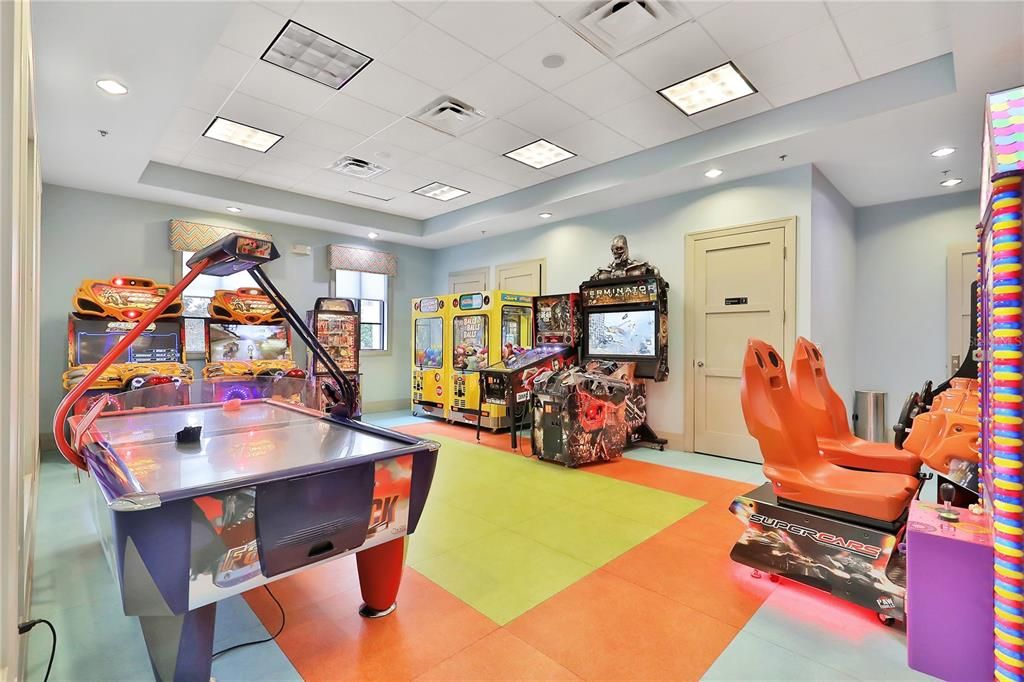 En Venta: $439,900 (4 camas, 3 baños, 2381 Pies cuadrados)