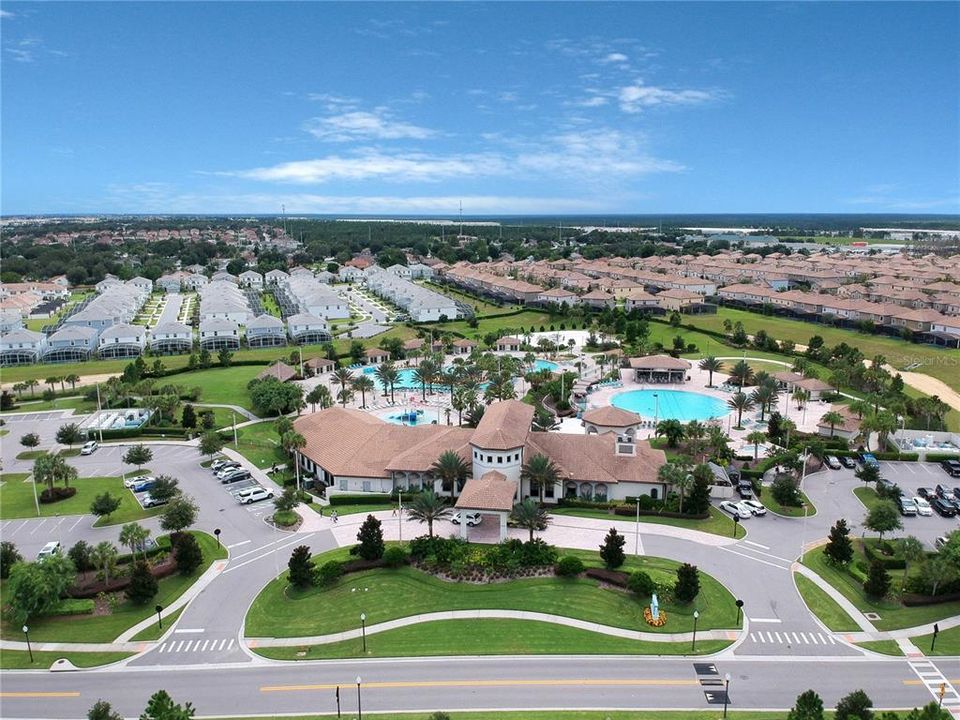 En Venta: $439,900 (4 camas, 3 baños, 2381 Pies cuadrados)