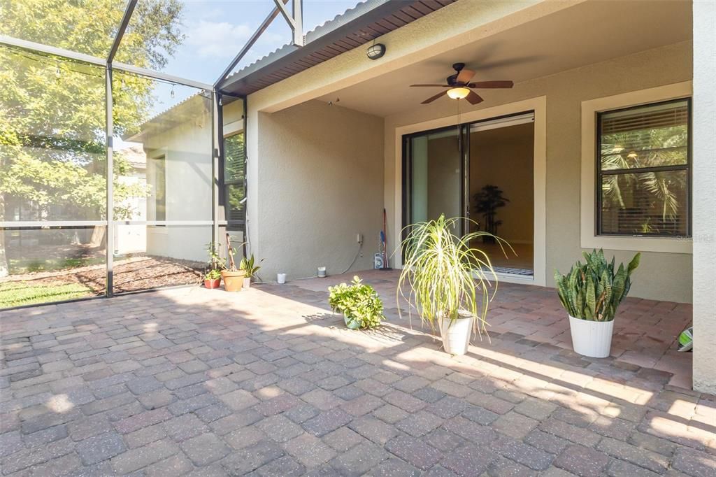 En Venta: $439,900 (4 camas, 3 baños, 2381 Pies cuadrados)