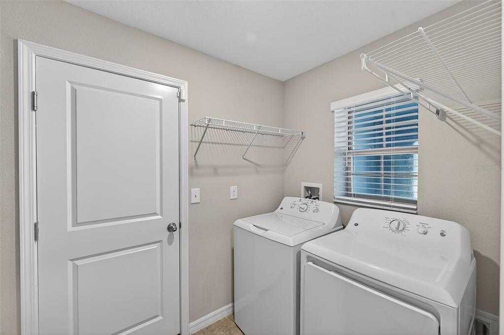 For Sale: $285,000 (3 beds, 2 baths, 1451 Square Feet)