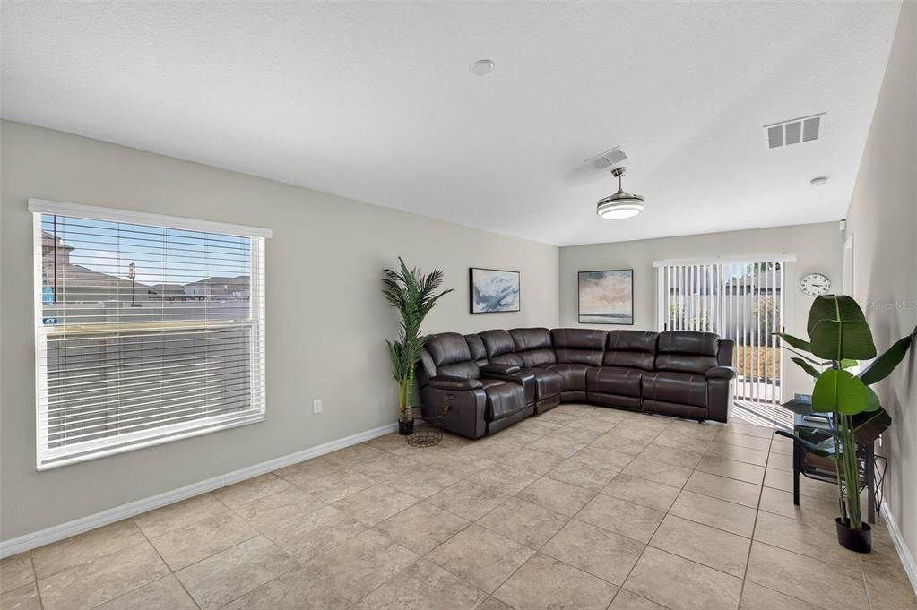 For Sale: $285,000 (3 beds, 2 baths, 1451 Square Feet)