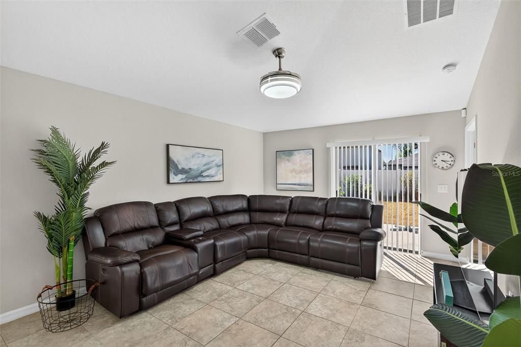 For Sale: $285,000 (3 beds, 2 baths, 1451 Square Feet)