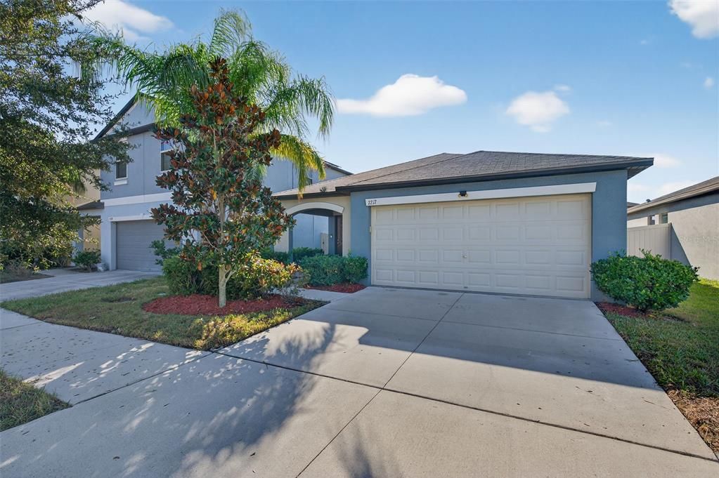 For Sale: $285,000 (3 beds, 2 baths, 1451 Square Feet)