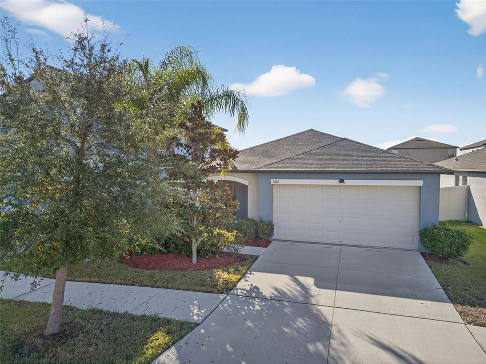 For Sale: $285,000 (3 beds, 2 baths, 1451 Square Feet)