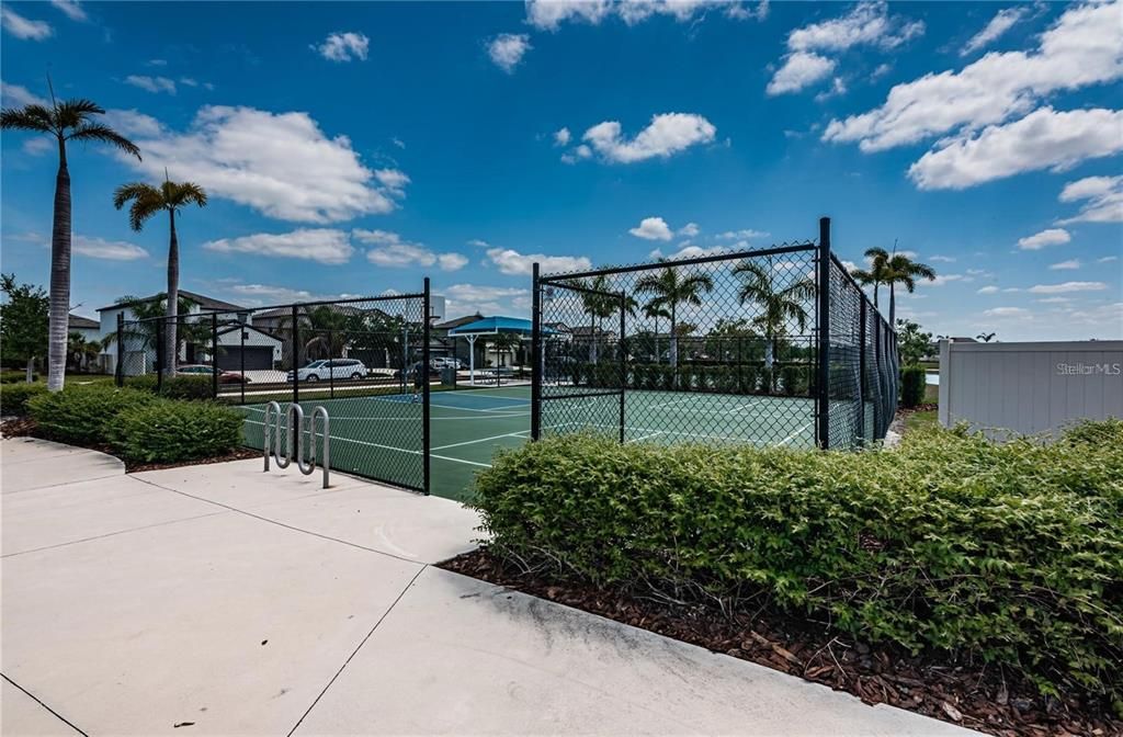 For Sale: $285,000 (3 beds, 2 baths, 1451 Square Feet)