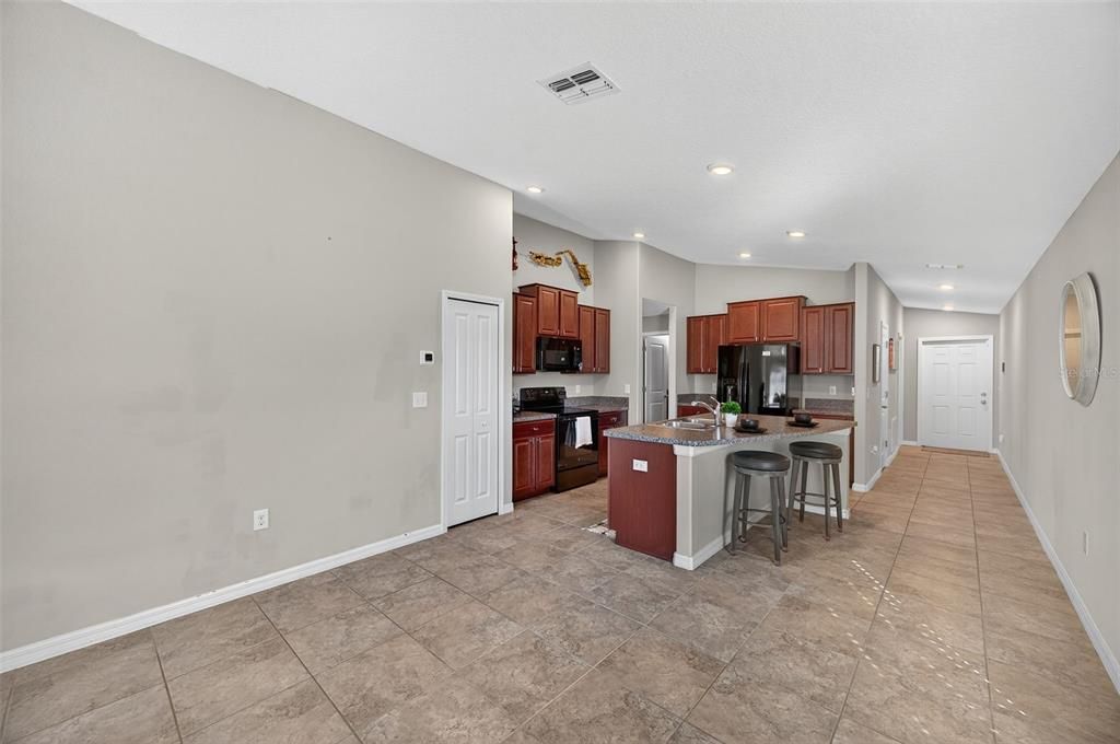 For Sale: $285,000 (3 beds, 2 baths, 1451 Square Feet)