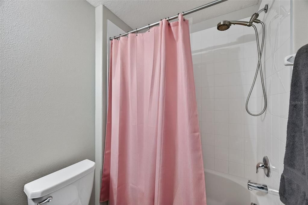 For Sale: $285,000 (3 beds, 2 baths, 1451 Square Feet)