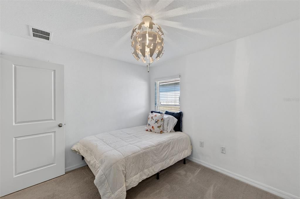 For Sale: $285,000 (3 beds, 2 baths, 1451 Square Feet)