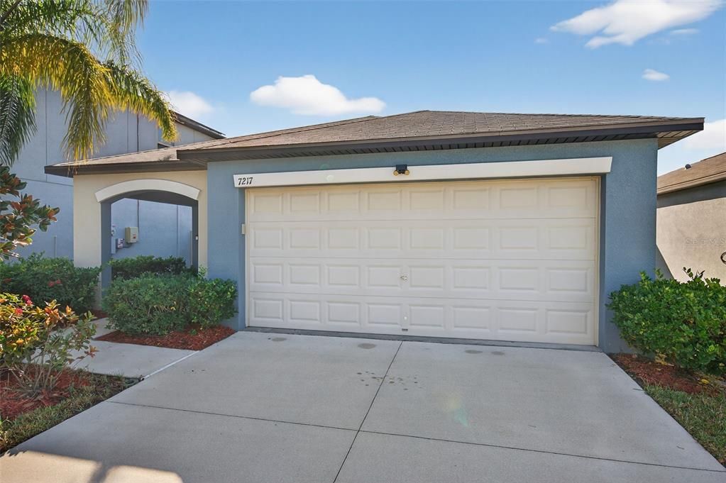 For Sale: $285,000 (3 beds, 2 baths, 1451 Square Feet)