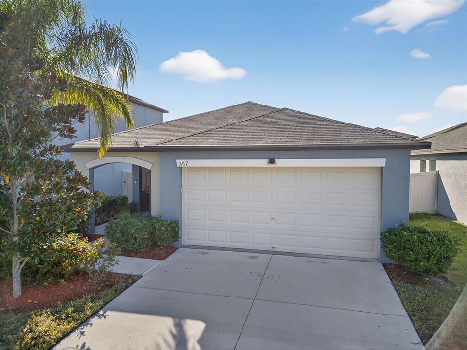 For Sale: $285,000 (3 beds, 2 baths, 1451 Square Feet)