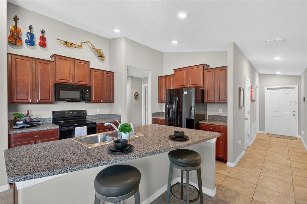 For Sale: $285,000 (3 beds, 2 baths, 1451 Square Feet)