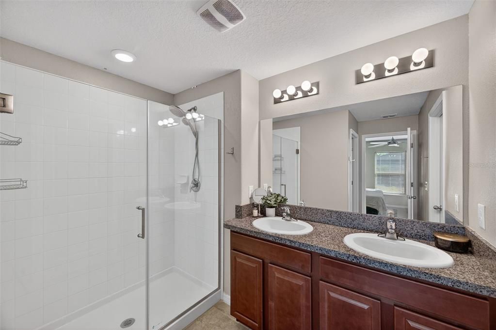 For Sale: $285,000 (3 beds, 2 baths, 1451 Square Feet)