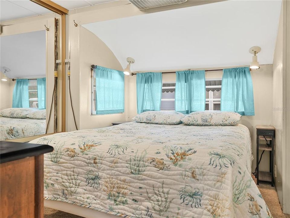 待售: $95,000 (1 贝兹, 1 浴室, 643 平方英尺)