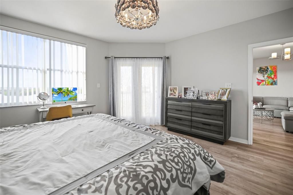 待售: $339,000 (2 贝兹, 2 浴室, 1195 平方英尺)