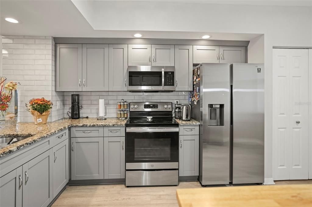 待售: $339,000 (2 贝兹, 2 浴室, 1195 平方英尺)